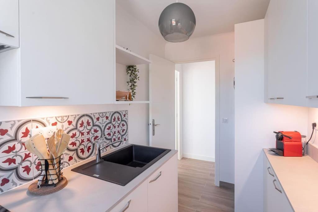Apartment With Panoramic Sea View, Walk To The Beach - Marechal Juin By Halldis カンヌ エクステリア 写真